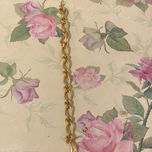 Elegant Gold Chain Bracelet